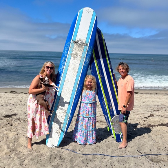 Hi, I'm Sandi.... Surfer, fashion designer, mom and lover of all things boho ! - Picture 2 of 6